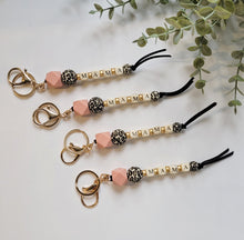 Load image into Gallery viewer, Mama Keychain