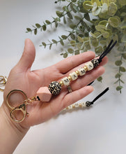 Load image into Gallery viewer, Mama Keychain