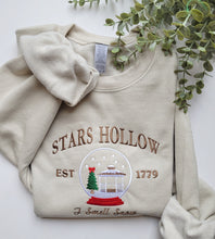 Load image into Gallery viewer, Stars Hollow - I Smell Snow
